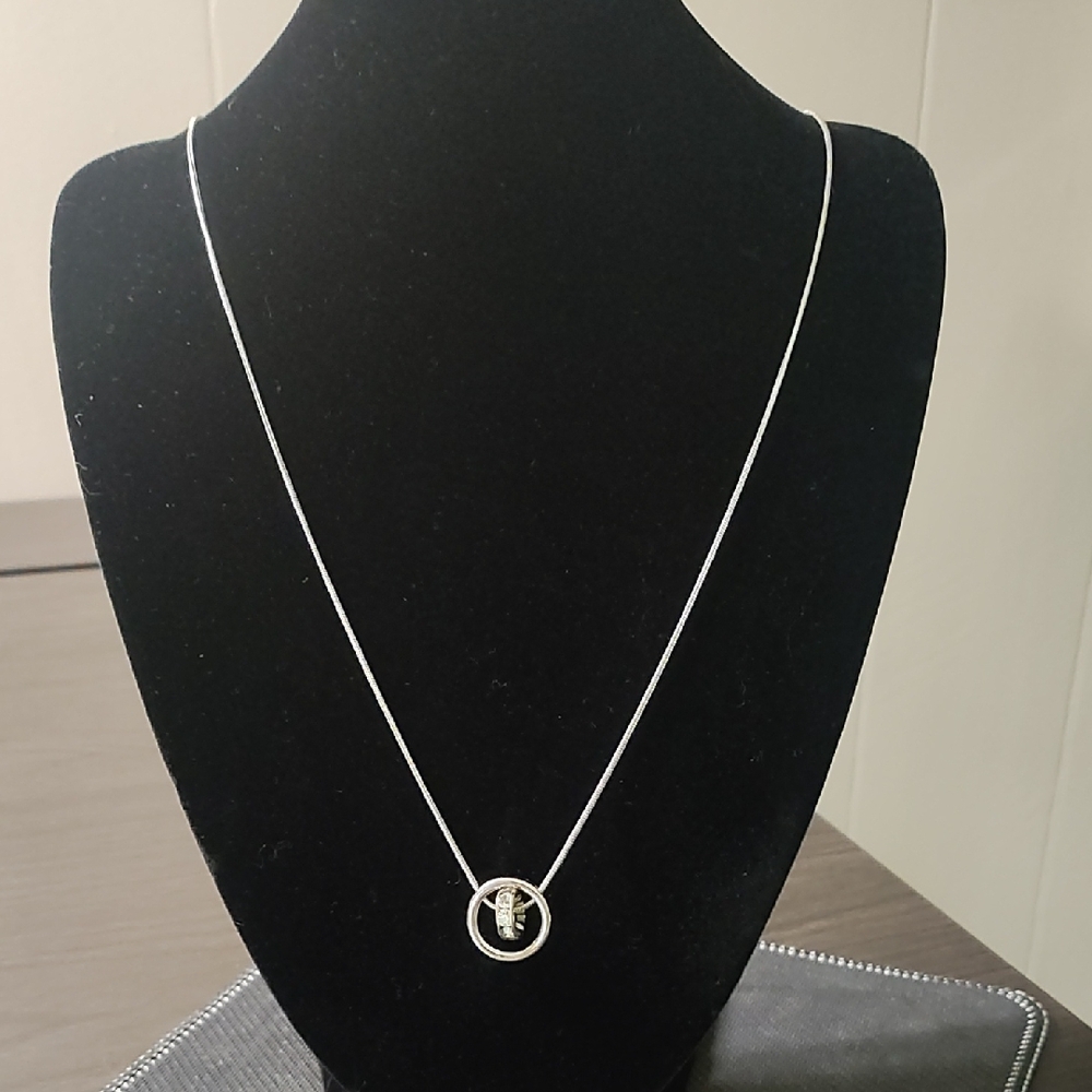 Elegant Silver Pendant Necklace